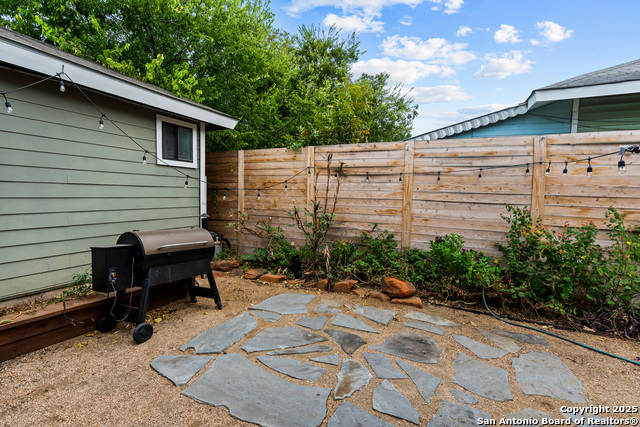 Image 33 of 38 For 203 Helena  