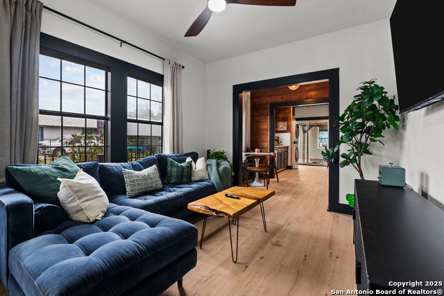 Image 9 of 38 For 203 Helena  