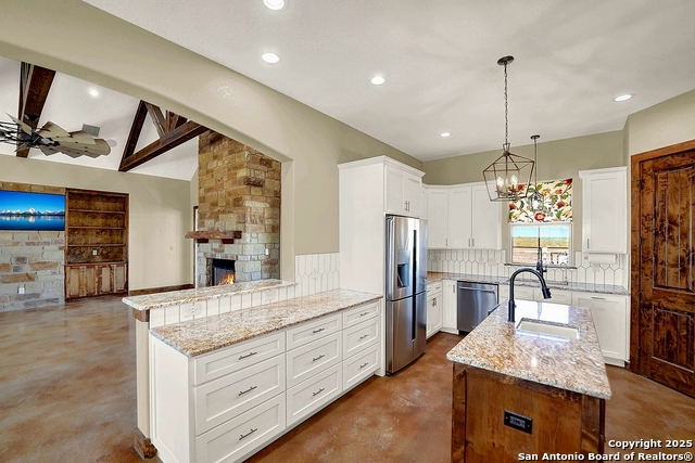 Listing photo id 8 for 3498 County Road 215