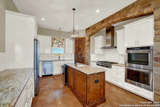 Listing photo id 9 for 3498 County Road 215