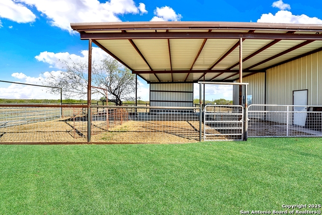 Listing photo id 31 for 3498 County Road 215