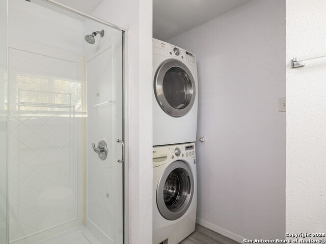 Image 11 of 17 For 422 Bridgit