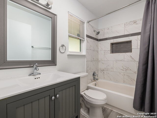 Image 13 of 17 For 422 Bridgit