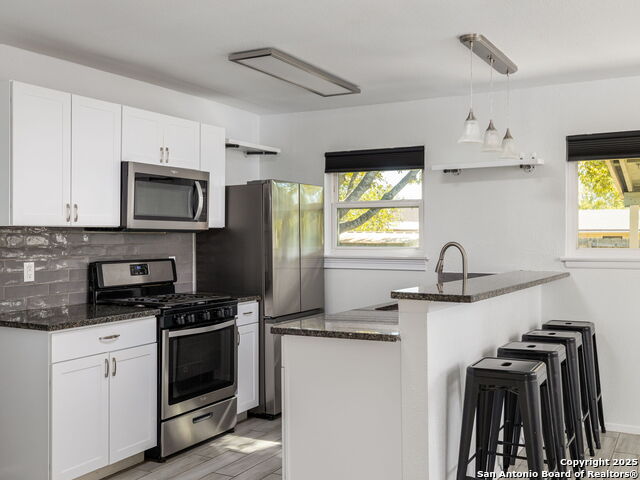 Image 4 of 17 For 422 Bridgit