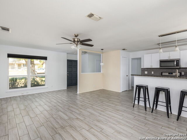 Image 6 of 17 For 422 Bridgit