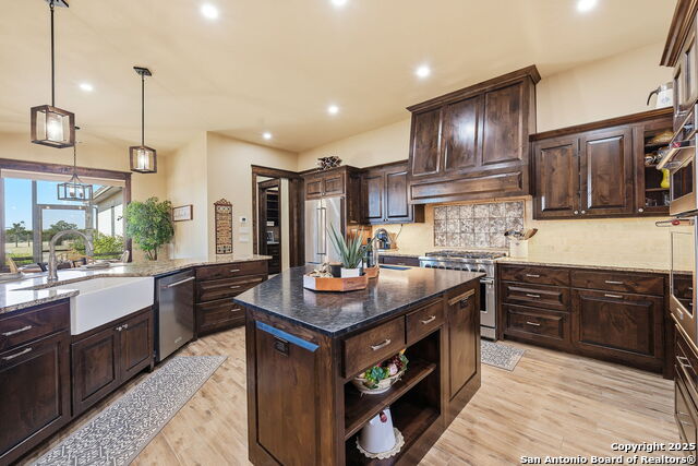 Image 17 of 77 For 601 Garrison Rd