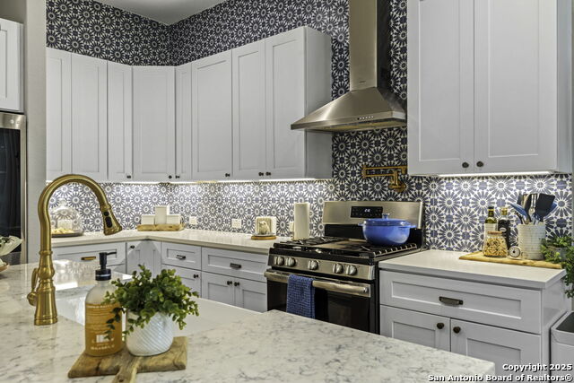 Image 12 of 30 For 835 Cross Street