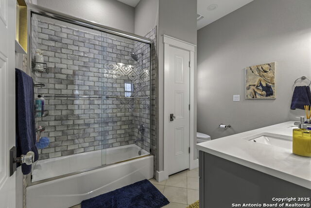 Image 16 of 30 For 835 Cross Street