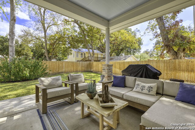 Image 26 of 30 For 835 Cross Street