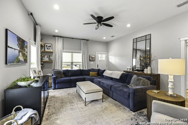 Image 3 of 30 For 835 Cross Street