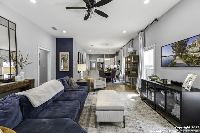 Image 5 of 30 For 835 Cross Street