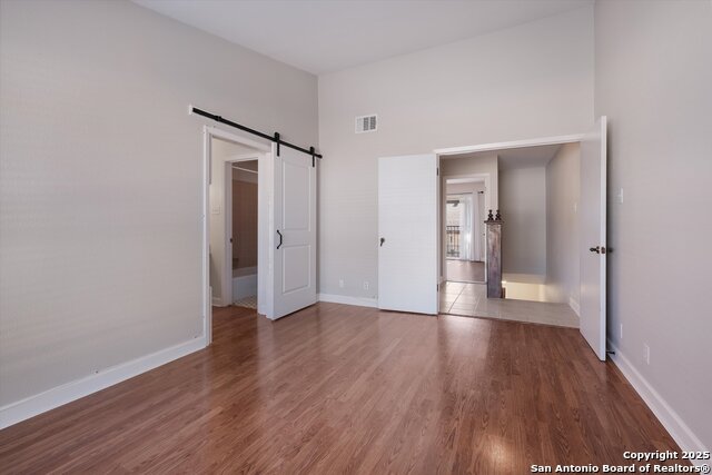 Image 11 of 19 For 11303 Vance Jackson K1