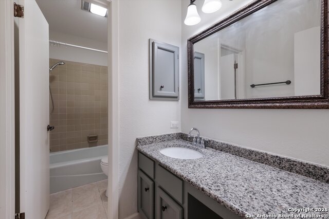 Image 14 of 19 For 11303 Vance Jackson K1