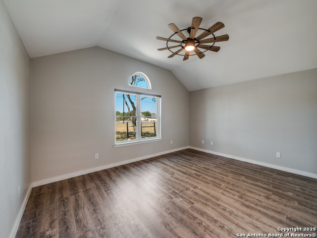 Image 13 of 25 For 433 Klein  