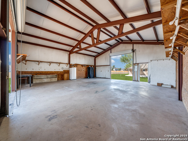 Image 19 of 25 For 433 Klein  