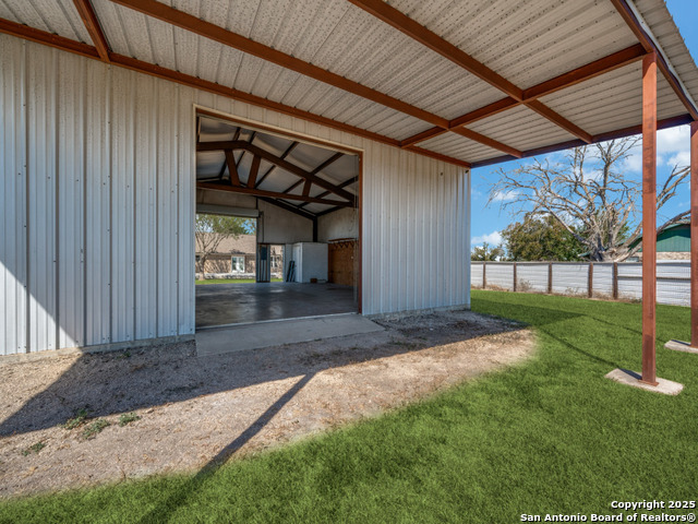 Image 20 of 25 For 433 Klein  