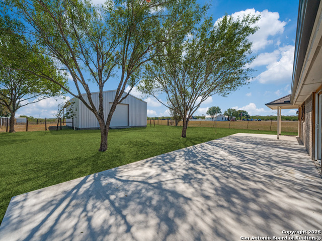 Image 23 of 25 For 433 Klein  