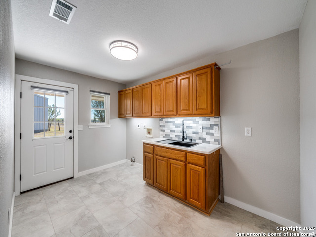 Image 9 of 25 For 433 Klein  