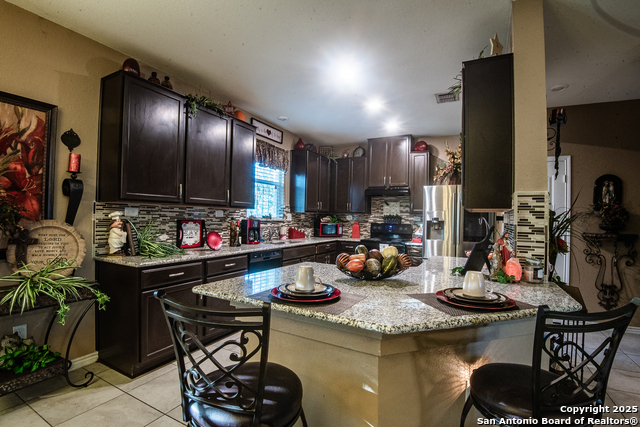 Image 10 of 30 For 9643 Pleasanton Bluff