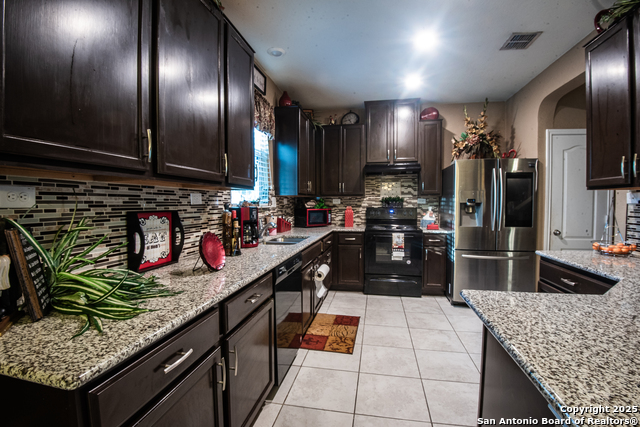 Image 12 of 30 For 9643 Pleasanton Bluff