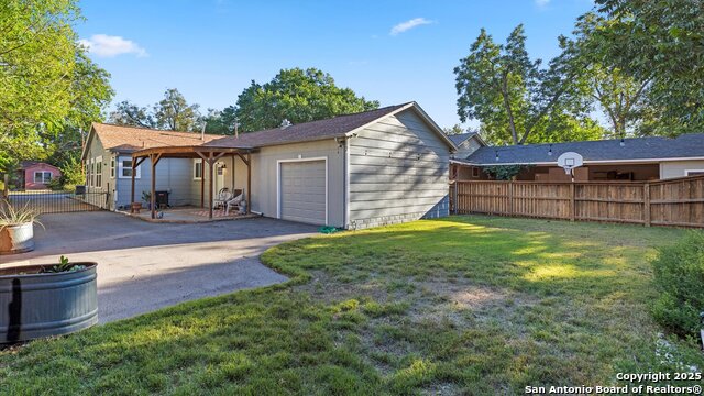 Listing photo id 21 for 760 Roosevelt