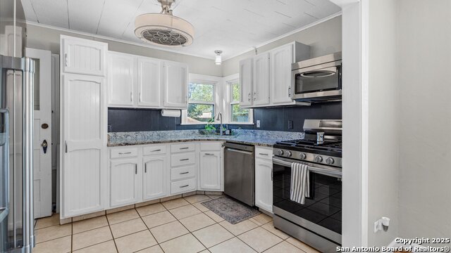 Listing photo id 6 for 760 Roosevelt