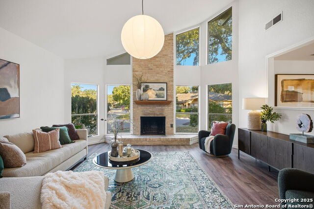 Image 23 of 45 For 6302 Cypress