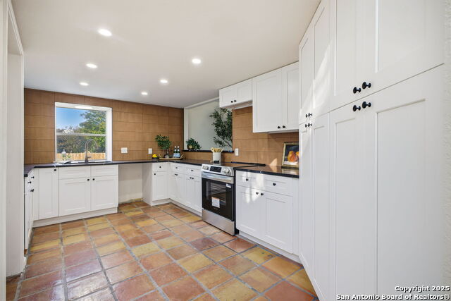 Image 6 of 45 For 6302 Cypress