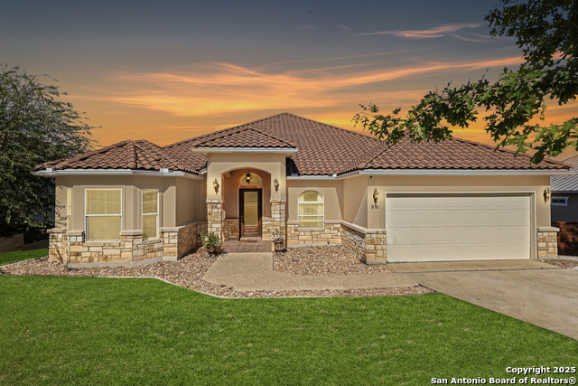 Image 2 of 30 For 919 Sutters Rim