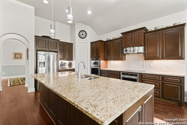 Image 7 of 30 For 919 Sutters Rim