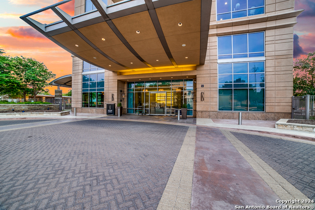 Image 21 of 28 For 4242 Broadway Street  1505