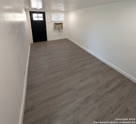 Image 19 of 32 For 707 Craig W