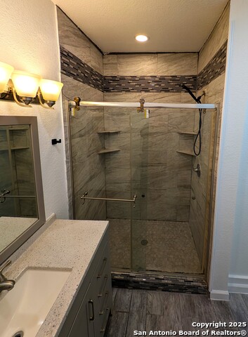 Image 21 of 32 For 707 Craig W