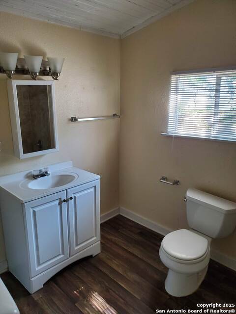 Image 25 of 32 For 707 Craig W