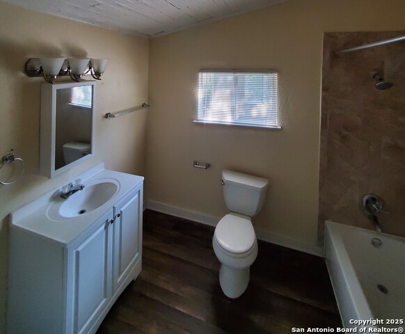 Image 31 of 32 For 707 Craig W