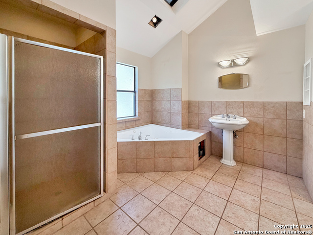 Image 15 of 26 For 21202 Malibu Colony