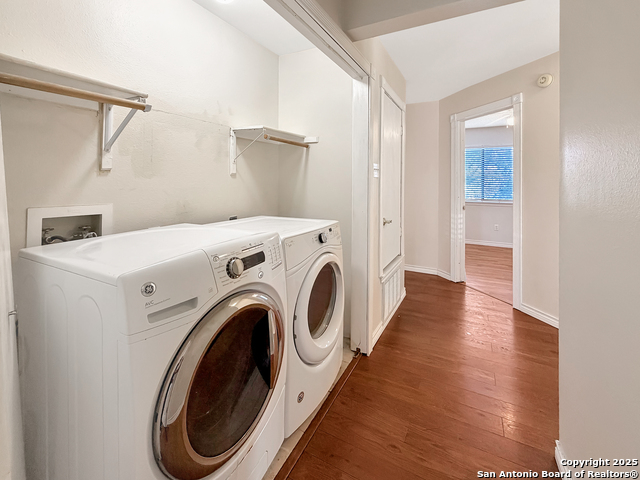 Image 21 of 26 For 21202 Malibu Colony