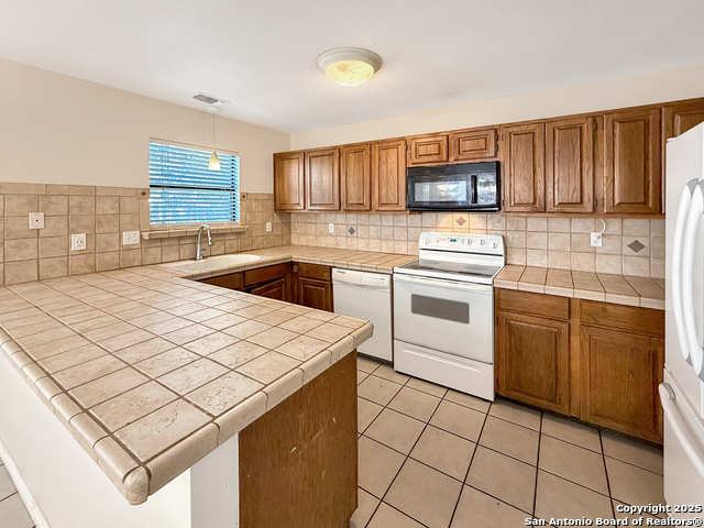 Image 6 of 26 For 21202 Malibu Colony