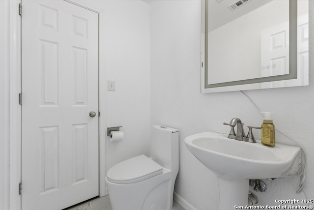 Image 24 of 26 For 105 Lookout View