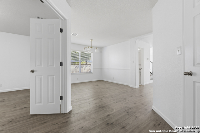 Image 9 of 26 For 105 Lookout View