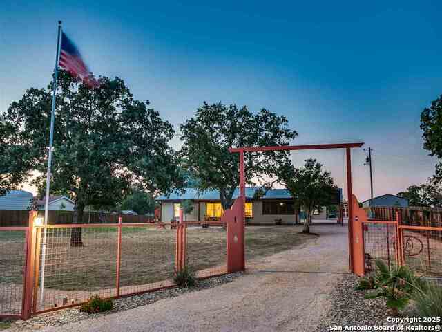 Details for 115 Leo Lane, BUCHANAN DAM, TX 78609