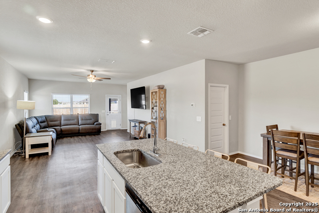 Image 10 of 37 For 579 Jennifer