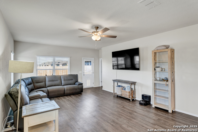 Image 14 of 37 For 579 Jennifer