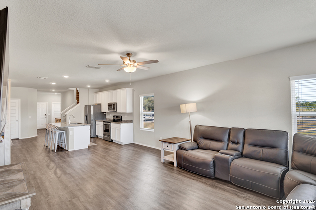 Image 15 of 37 For 579 Jennifer