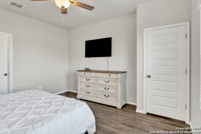 Image 17 of 37 For 579 Jennifer