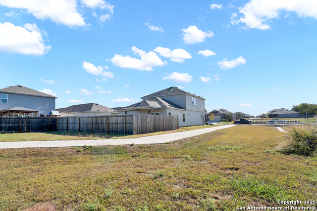 Image 33 of 37 For 579 Jennifer