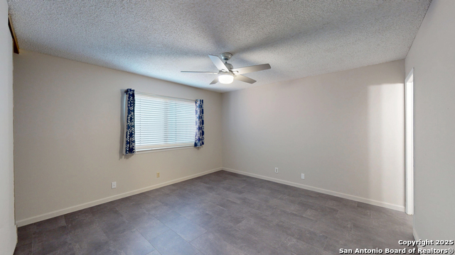 Image 15 of 20 For 2811 Old Field