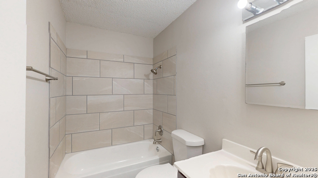 Image 17 of 20 For 2811 Old Field