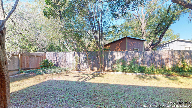 Image 19 of 20 For 2811 Old Field