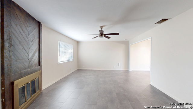 Image 4 of 20 For 2811 Old Field